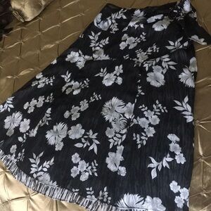 WHBM flower skirt new.
